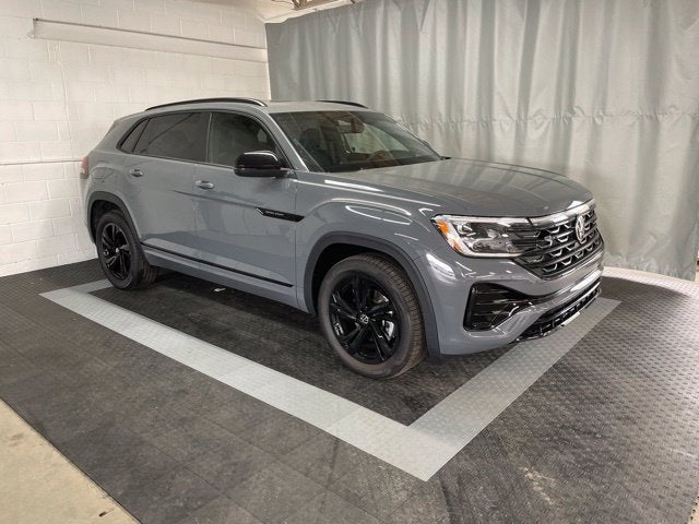 2026 Volkswagen Atlas Cross Sport 2.0T SEL R-Line Black