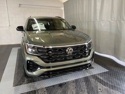 2026 Volkswagen Atlas Cross Sport 2.0T SEL R-Line Black