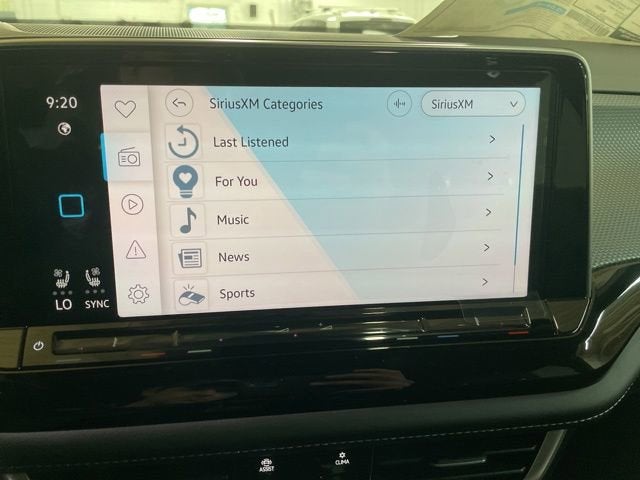 2026 Volkswagen Atlas Cross Sport 2.0T SEL R-Line Black