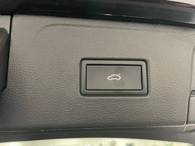 2022 Volkswagen Atlas 3.6L V6 SEL R-Line