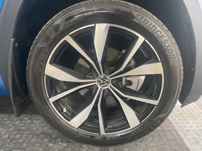 2024 Volkswagen Atlas Cross Sport 2.0T SEL Premium R-Line