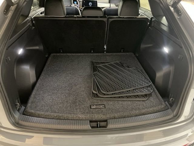2024 Volkswagen Atlas Cross Sport 2.0T SEL Premium R-Line