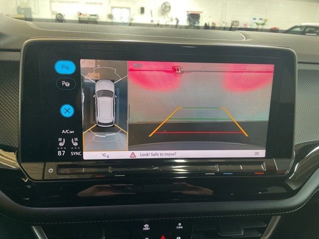2024 Volkswagen Atlas Cross Sport 2.0T SEL Premium R-Line