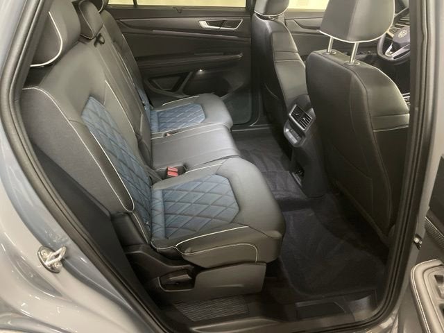 2024 Volkswagen Atlas Cross Sport 2.0T SEL Premium R-Line