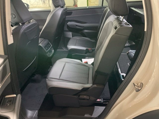 2027 Volkswagen Atlas SE w/Technology