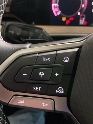 2027 Volkswagen Atlas SE w/Technology
