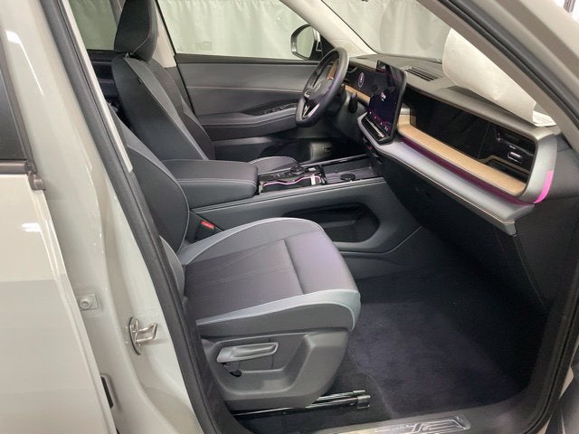 2027 Volkswagen Atlas SE w/Technology