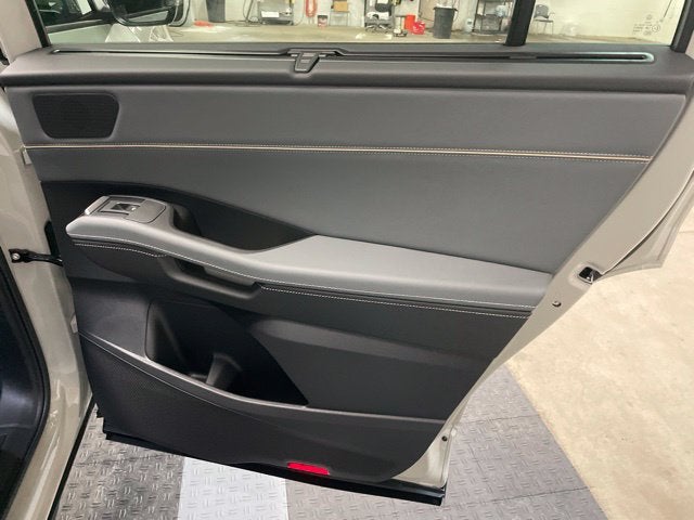 2027 Volkswagen Atlas SE w/Technology