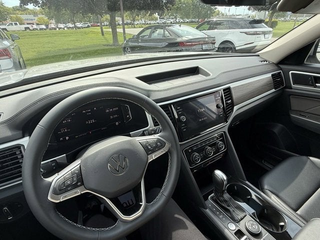 2022 Volkswagen Atlas 3.6L V6 SE w/Technology