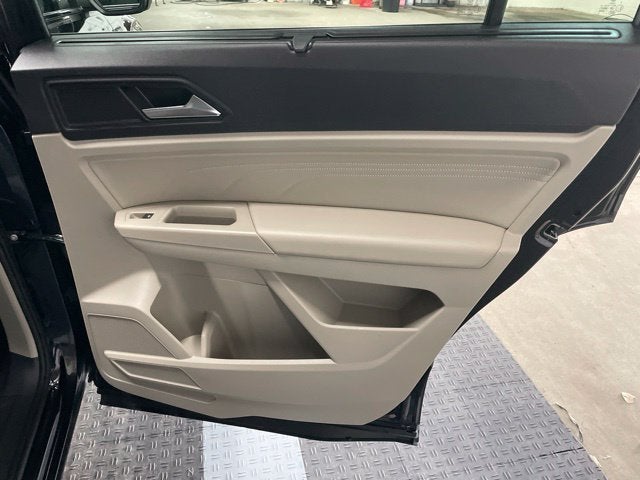2023 Volkswagen Atlas 2.0T SE w/Technology