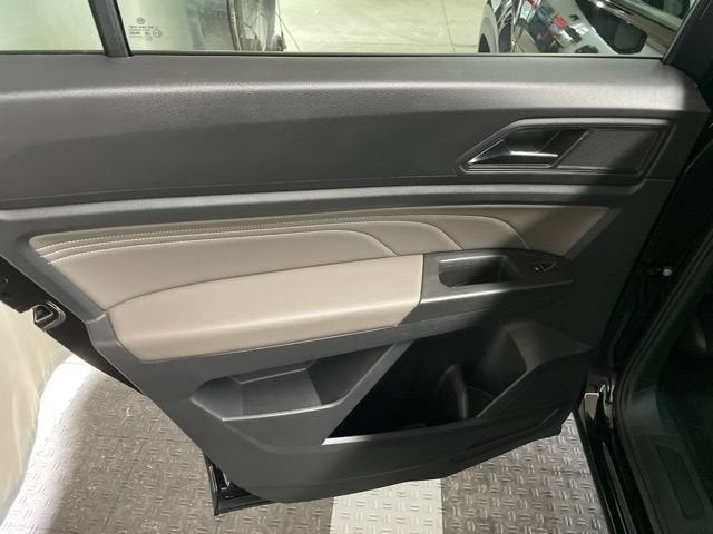 2023 Volkswagen Atlas Cross Sport 3.6L V6 SEL R-Line Black