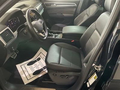 2023 Volkswagen Atlas Cross Sport 3.6L V6 SEL R-Line Black