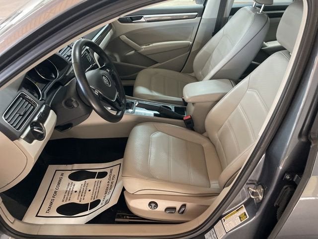 2016 Volkswagen Passat 1.8T SE