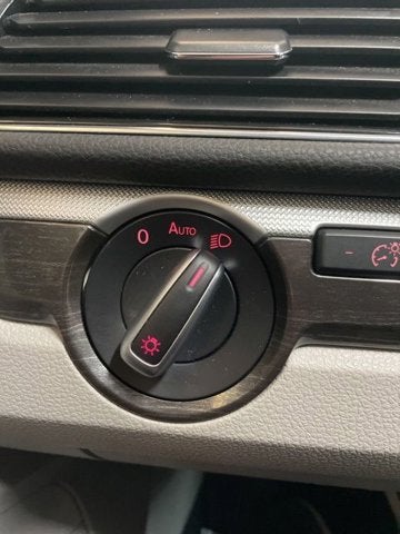 2016 Volkswagen Passat 1.8T SE