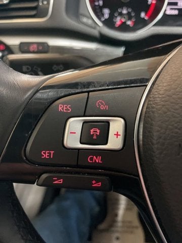 2016 Volkswagen Passat 1.8T SE