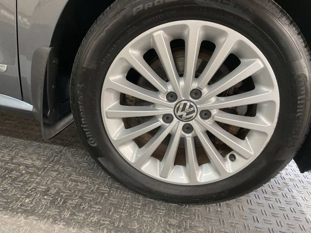 2016 Volkswagen Passat 1.8T SE