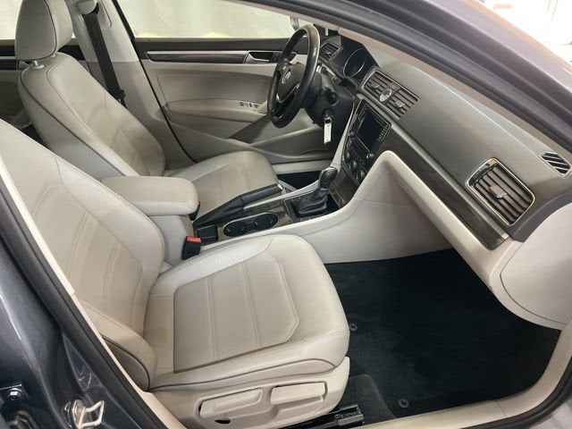 2016 Volkswagen Passat 1.8T SE