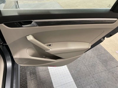 2016 Volkswagen Passat 1.8T SE
