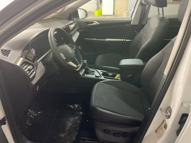 2026 Volkswagen Taos 1.5T SE Black