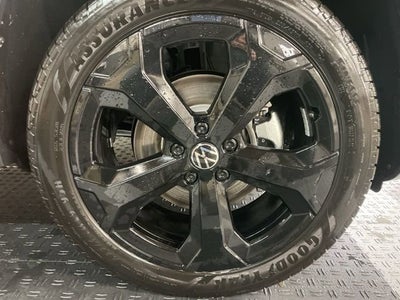 2026 Volkswagen Taos 1.5T SE Black