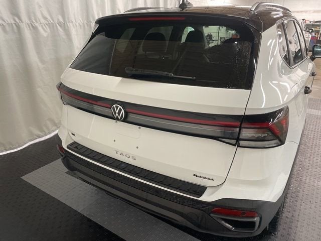 2026 Volkswagen Taos 1.5T SE Black
