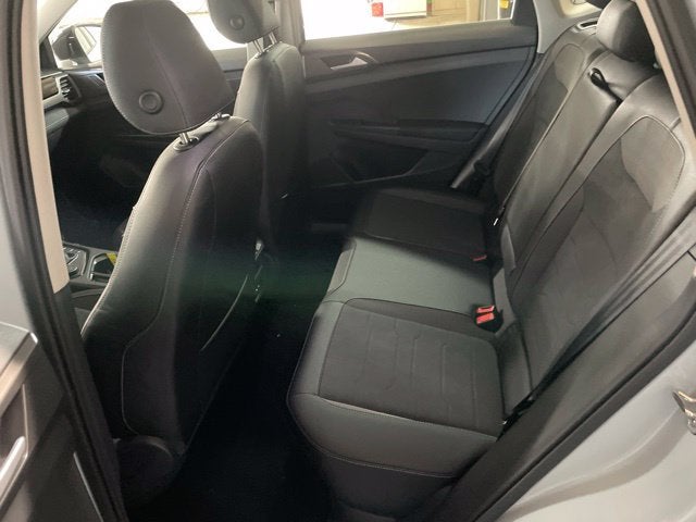 2027 Volkswagen Taos SE Black