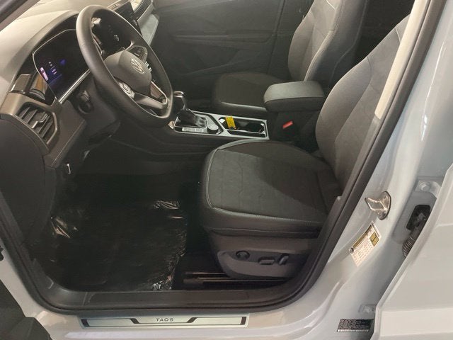 2027 Volkswagen Taos SE Black