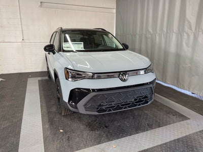 2027 Volkswagen Taos SE Black