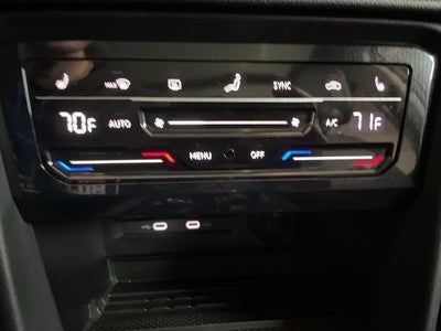 2027 Volkswagen Taos SE Black