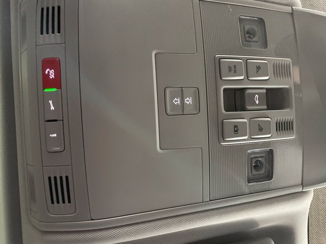 2027 Volkswagen Taos SE Black
