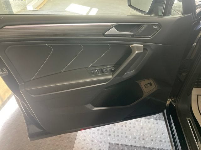 2024 Volkswagen Tiguan SEL R-Line
