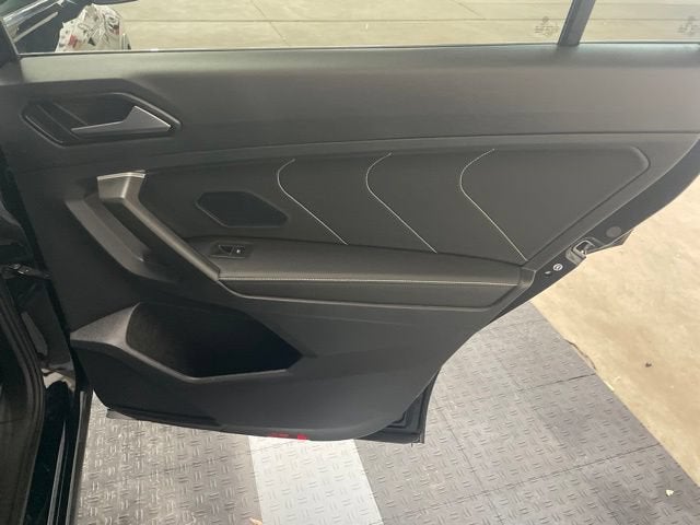 2024 Volkswagen Tiguan SEL R-Line