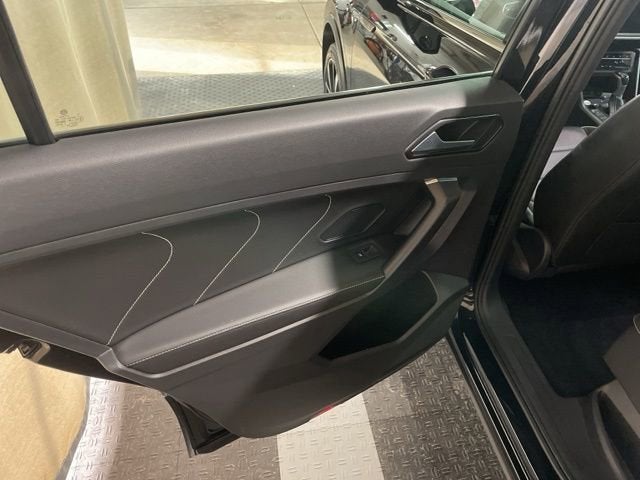 2022 Volkswagen Tiguan SEL R-Line