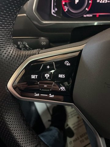 2022 Volkswagen Tiguan SEL R-Line
