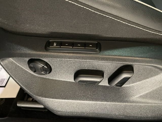 2024 Volkswagen Tiguan SEL R-Line