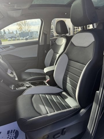 2025 Volkswagen Taos SEL