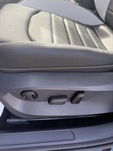 2025 Volkswagen Taos SEL