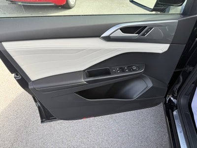 2025 Volkswagen Taos SEL