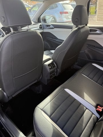 2025 Volkswagen Taos SEL