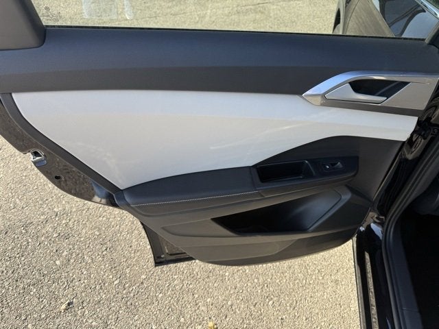 2025 Volkswagen Taos SEL