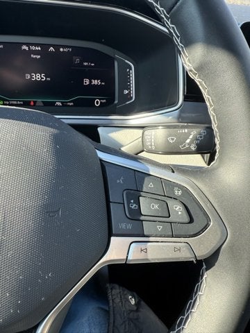 2025 Volkswagen Taos SEL