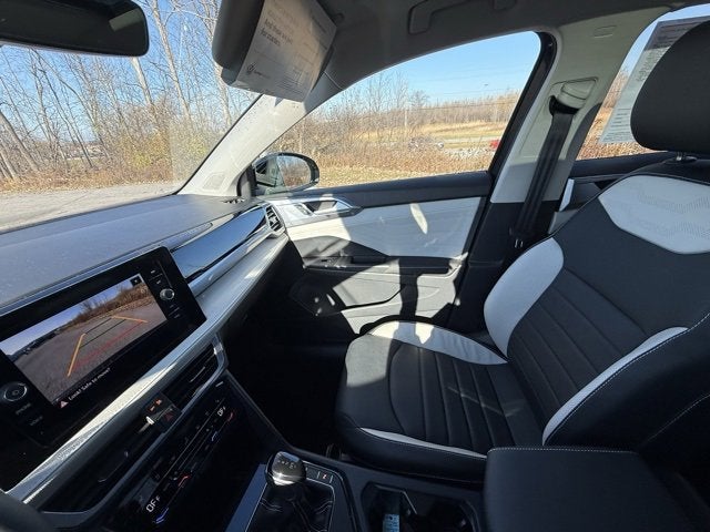 2025 Volkswagen Taos SEL