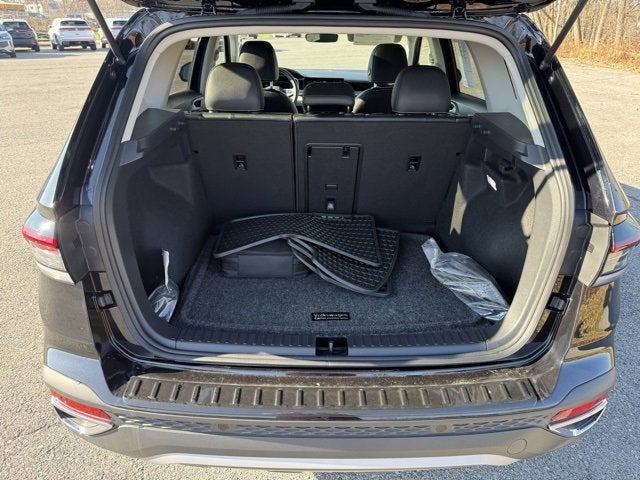 2025 Volkswagen Taos SEL