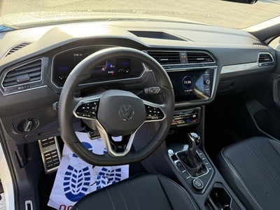 2022 Volkswagen Tiguan SE R-Line Black