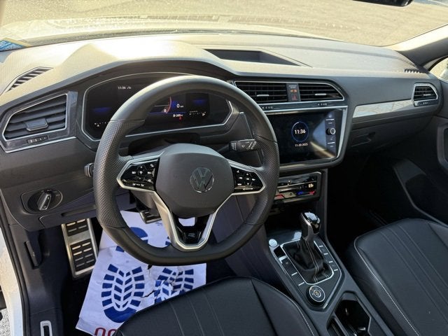 2022 Volkswagen Tiguan SE R-Line Black