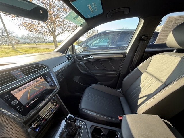 2022 Volkswagen Tiguan SE R-Line Black