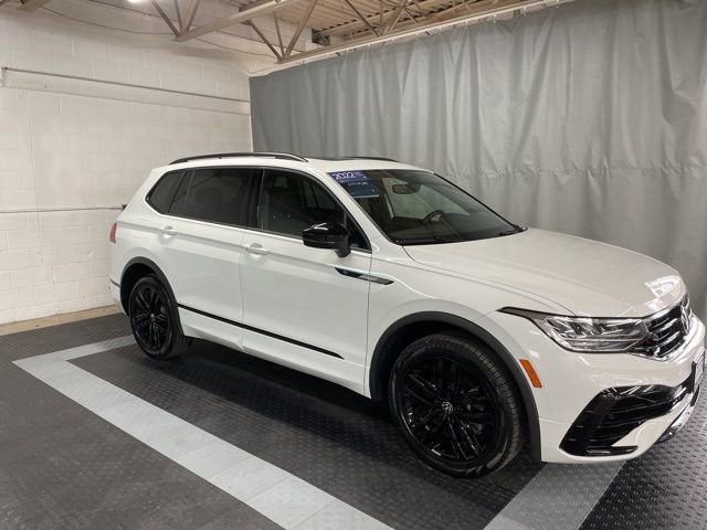 2022 Volkswagen Tiguan SE R-Line Black
