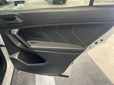 2024 Volkswagen Tiguan SE R-Line Black