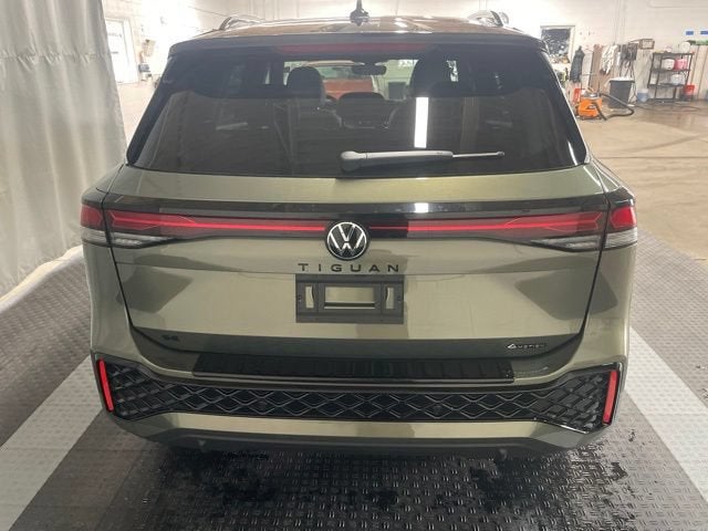 2026 Volkswagen Tiguan SE R-Line Black
