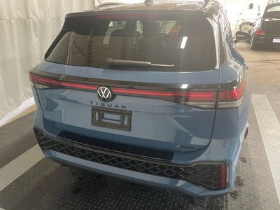 2026 Volkswagen Tiguan SE R-Line Black